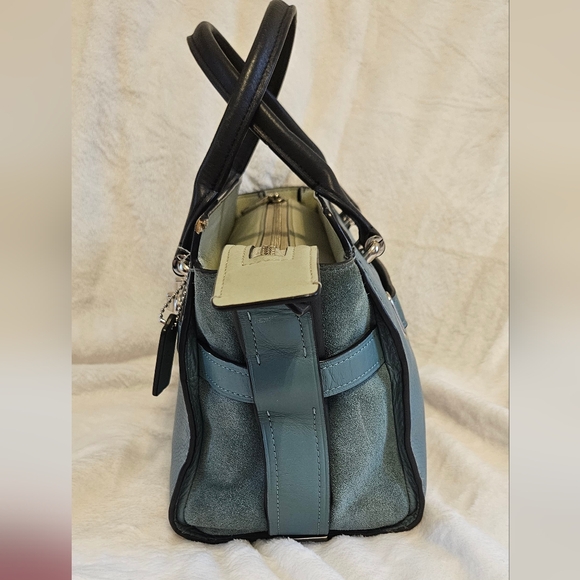 Coach Swagger colorblock RARE find. - Picture 4 of 12